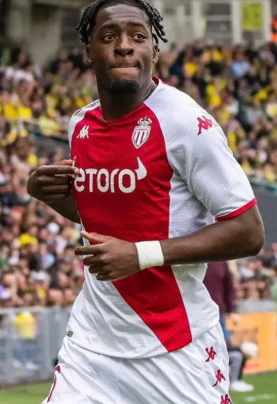 尤文圖斯對迪薩西興趣漸濃：轉會動態(tài)與潛在阻礙分析